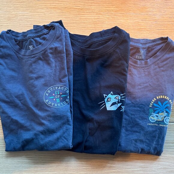 Mens Small Roark Bundle - 3 Black Shirts, 2 Shorts, 1 Palace Sweatshirt - Picture 3 of 6